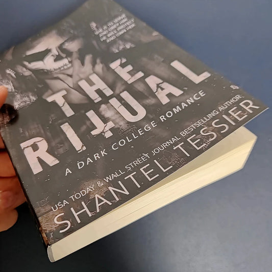 El Ritual de Shantel Tessier Un novela Libro en inglés de bolsillo